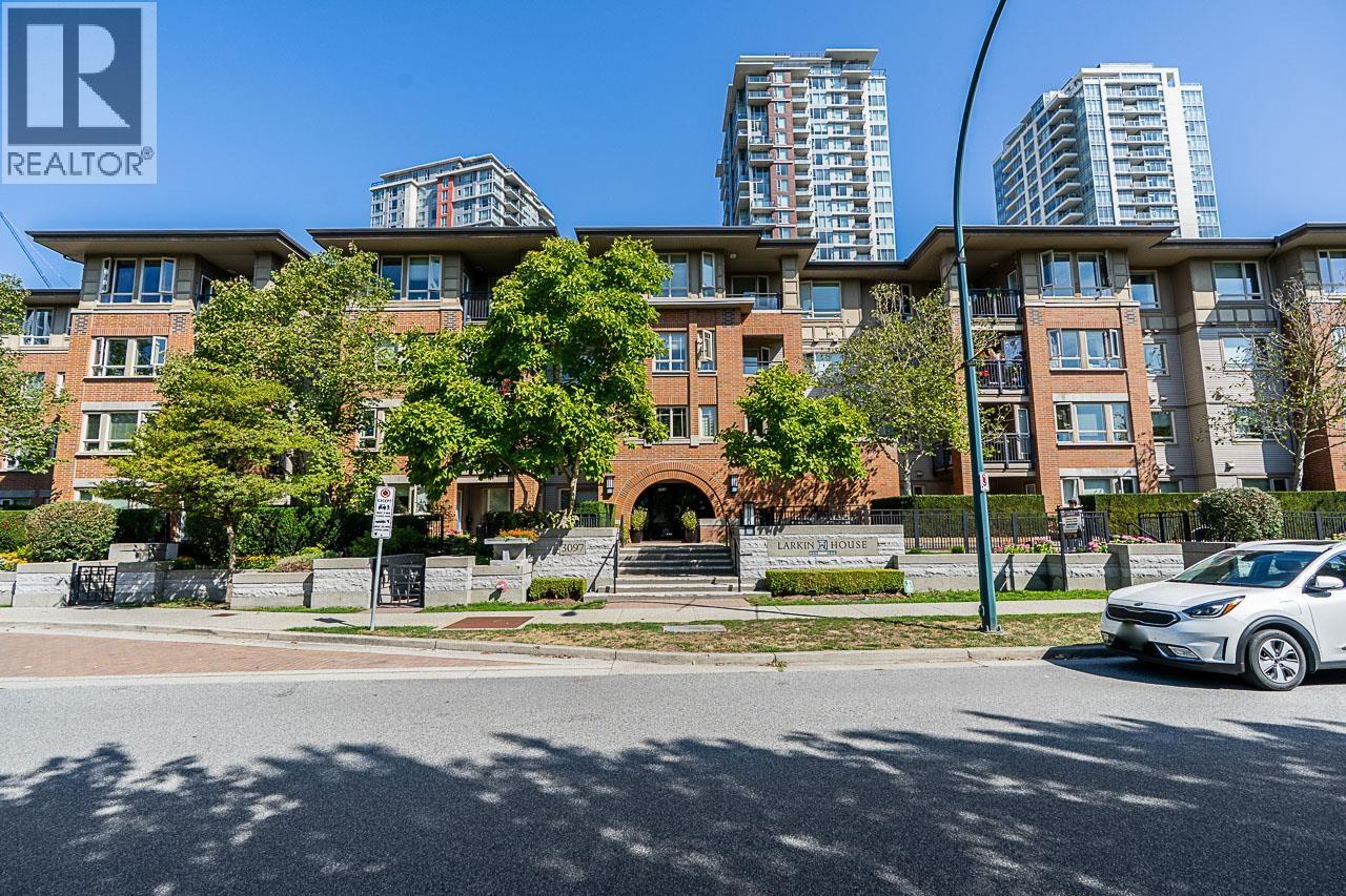 105 3097 LINCOLN AVENUE — Larkin House Condo for sale